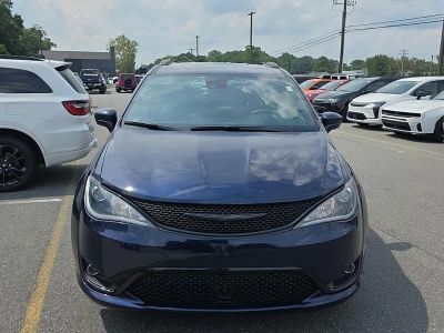 2019 Chrysler Pacifica — side profile view