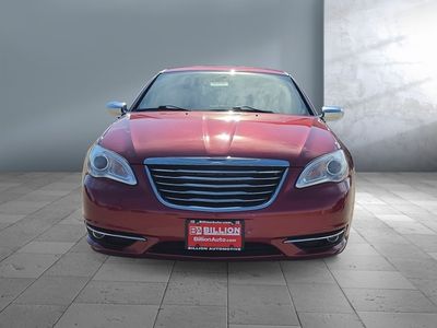 2012 Chrysler 200 - Photo 2