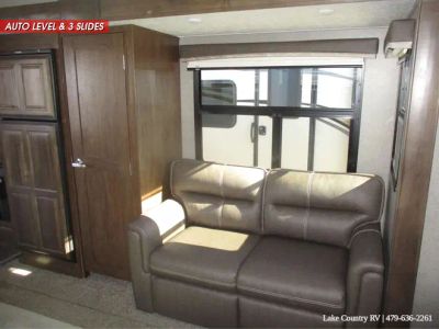 2020 Rockwood Signature — photo 11 view
