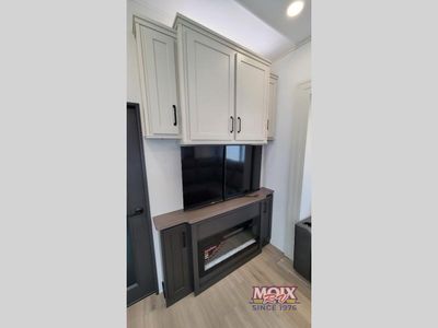 2026 Grand Design Momentum G-Class — photo 8 view