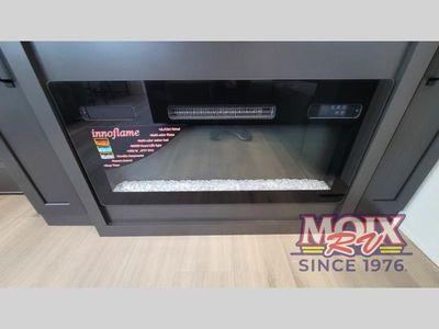 2026 Grand Design Momentum G-Class — photo 9 view