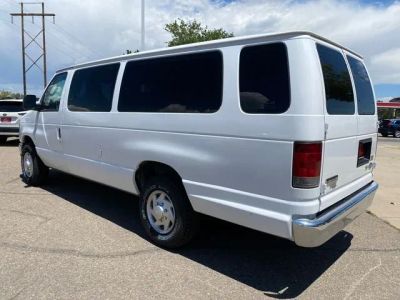 2013 Ford E-350SD — rear three-quarter view