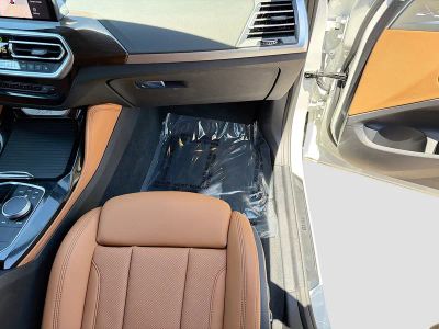 2025 BMW X4 — photo 18 view