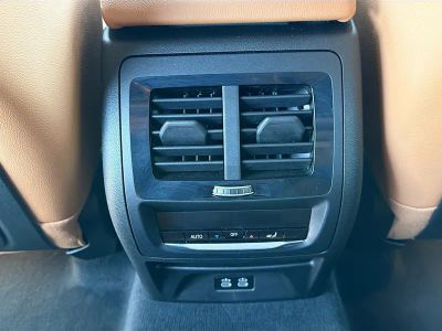 2025 BMW X4 — photo 20 view