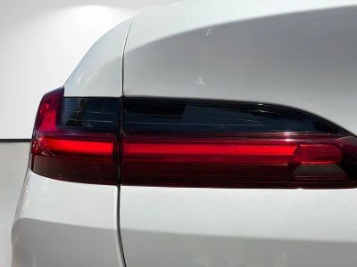 2025 BMW X4 — photo 10 view