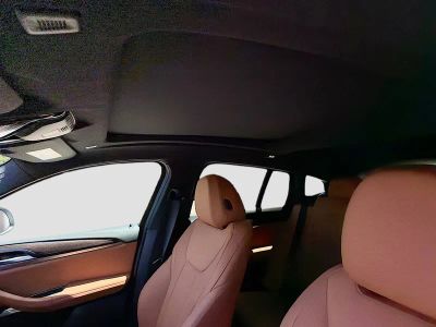 2025 BMW X4 — photo 27 view