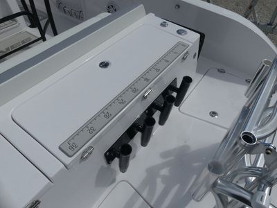 2026 Twin Vee 240 GFX2 - Photo 6