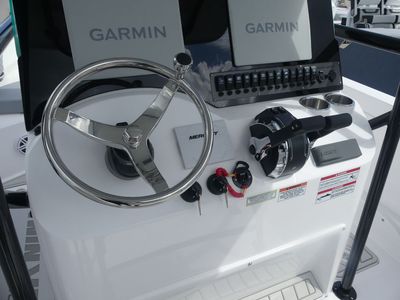 2026 Twin Vee 240 GFX2 - Photo 11