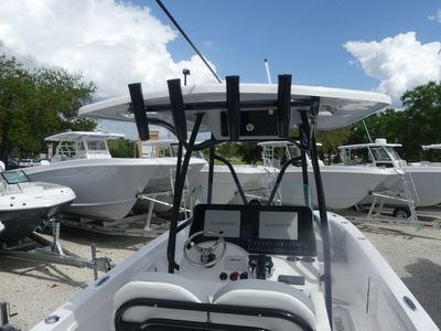 2026 Twin Vee 240 GFX2 - Photo 13