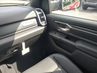 2026 Ram 1500 — photo 18 view