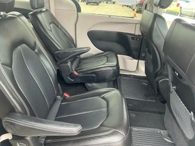 2024 Chrysler Pacifica — photo 19 view