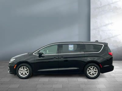 2024 Chrysler Pacifica — rear three-quarter view