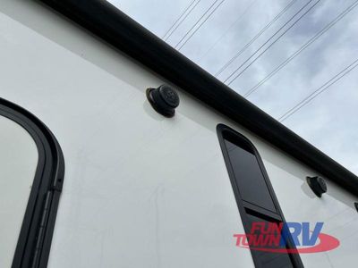 2021 CrossRoads RV Cruiser - Photo 13