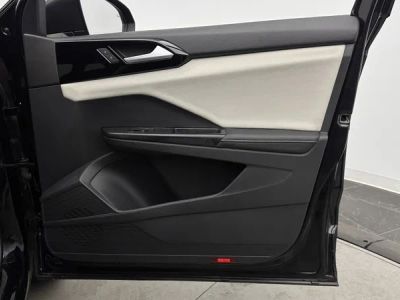 2025 Volkswagen Taos - Photo 30