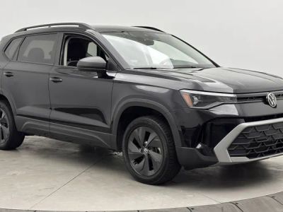 2025 Volkswagen Taos - Photo 3