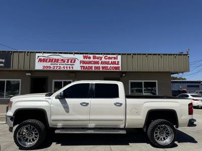 2014 GMC Sierra 1500 — engine compartment view