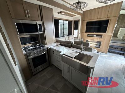 2026 Keystone RV Fuzion - Photo 17