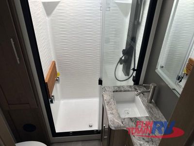 2026 Keystone RV Fuzion - Photo 28