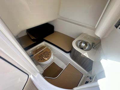 2025 Sea Ray WHT 300 VDO - Photo 15