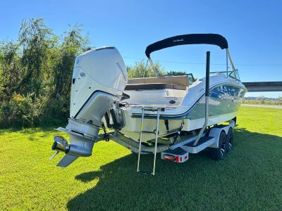 2025 Sea Ray WHT 300 VDO - Photo 2
