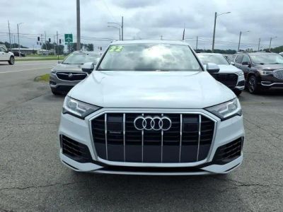2022 Audi Q7 — side profile view