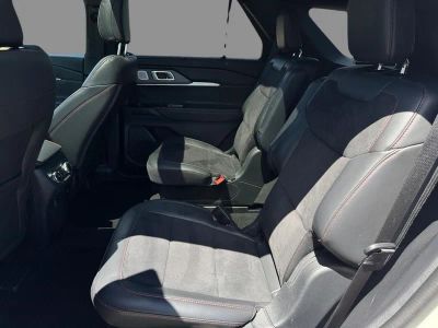 2025 Ford Explorer — detail view