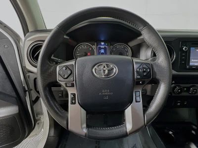 2018 Toyota Tacoma — photo 14 view