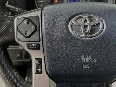 2018 Toyota Tacoma — photo 15 view