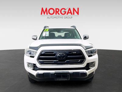 2018 Toyota Tacoma — photo 8 view