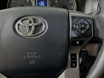 2018 Toyota Tacoma — photo 16 view