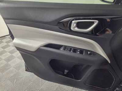 2026 Jeep Compass — photo 16 view