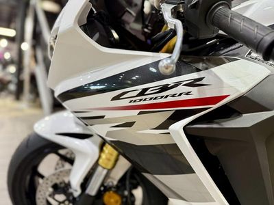 2026 Honda CBR1000RR - Photo 5