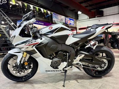 2026 Honda CBR1000RR - Photo 1