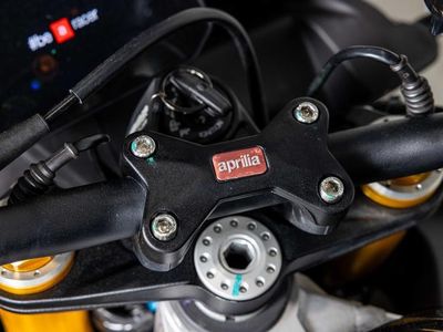 2022 Aprilia Tuono V4 Factory 1100 - Photo 15