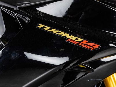 2022 Aprilia Tuono V4 Factory 1100 - Photo 29