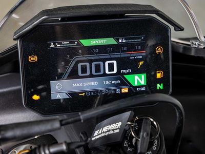 2022 Aprilia Tuono V4 Factory 1100 - Photo 13