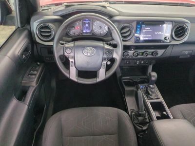 2018 Toyota Tacoma — photo 18 view