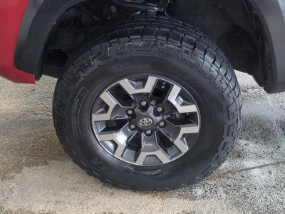 2018 Toyota Tacoma — photo 11 view