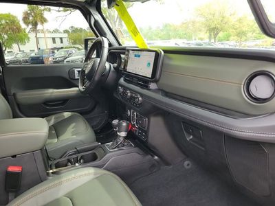 2024 Jeep Gladiator - Photo 30