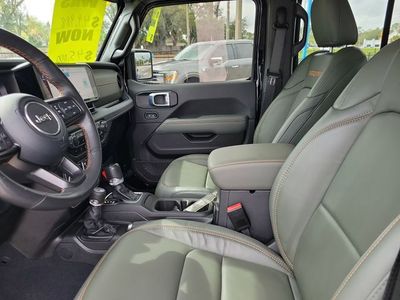 2024 Jeep Gladiator - Photo 10