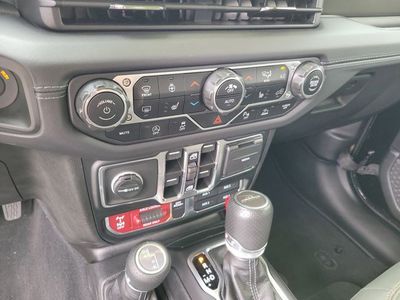 2024 Jeep Gladiator - Photo 19