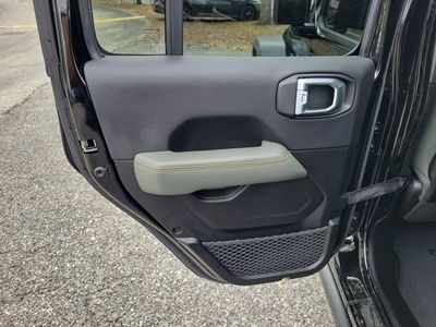 2024 Jeep Gladiator - Photo 26