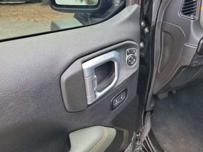 2024 Jeep Gladiator - Photo 8