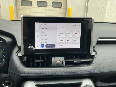 2025 Toyota RAV4 — photo 11 view