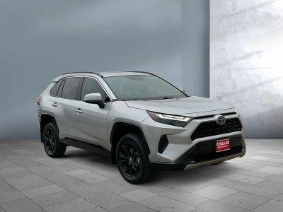 2025 Toyota RAV4 — photo 8 view