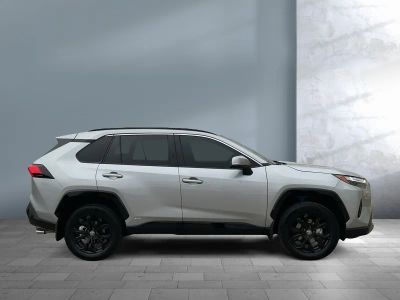 2025 Toyota RAV4 — photo 7 view