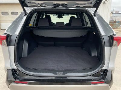 2025 Toyota RAV4 — photo 17 view