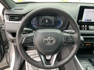 2025 Toyota RAV4 — photo 19 view