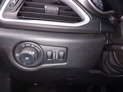 2025 Chrysler Pacifica - Photo 13