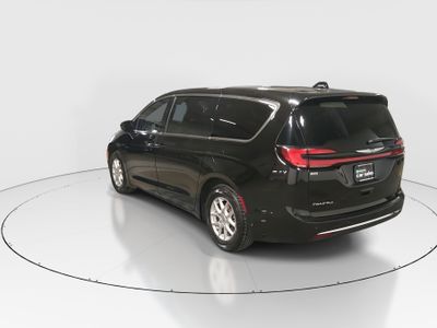 2025 Chrysler Pacifica - Photo 5